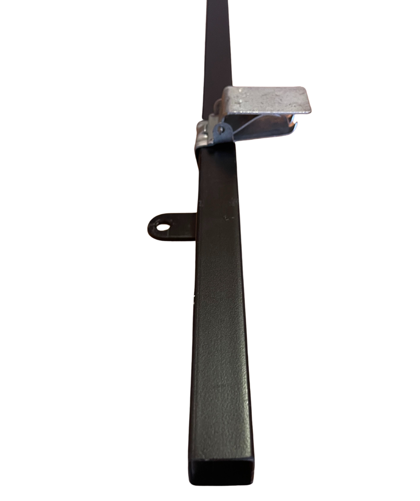 Suport metalic suspendat pe perete, în care se pot expune covoare 160 X 235 CM
